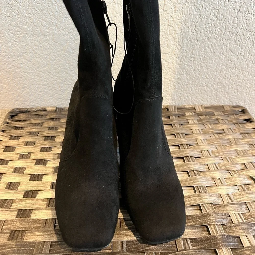 NWOT Unisa Black Over the Knee Boots size 5.5
